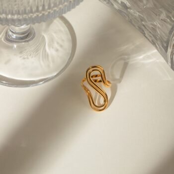 S shape ring