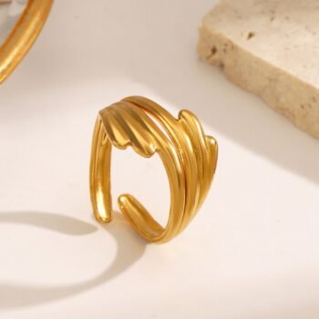 hands fur ring